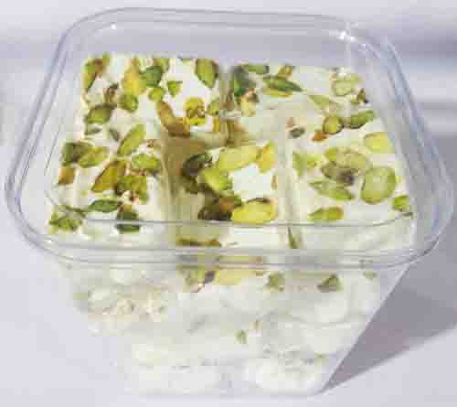 نوقا پسته ای